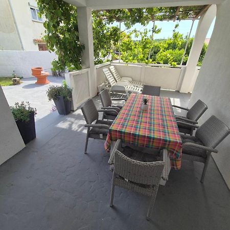 6 M, 50 M Do Plaze Apartment Barbat na Rabu Exterior photo