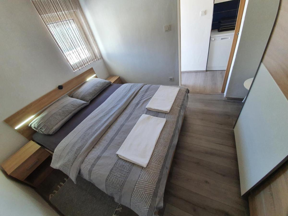 6 M, 50 M Do Plaze Apartment Barbat na Rabu Exterior photo