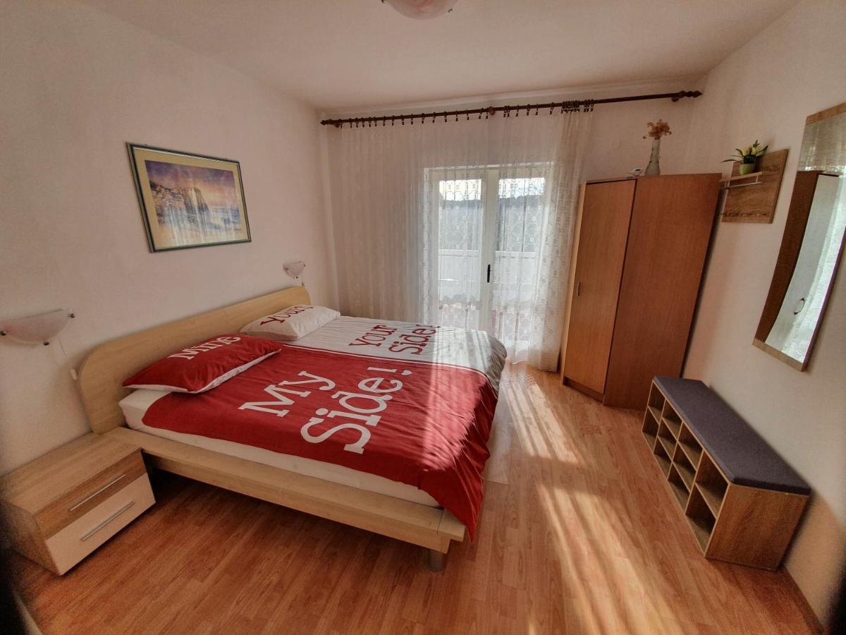 6 M, 50 M Do Plaze Apartment Barbat na Rabu Exterior photo