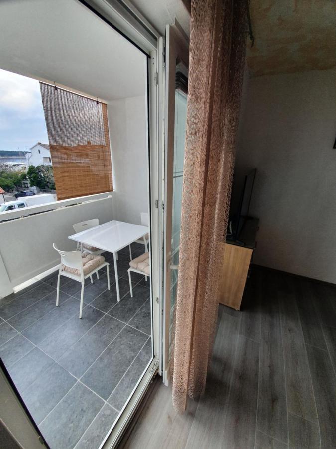 6 M, 50 M Do Plaze Apartment Barbat na Rabu Exterior photo