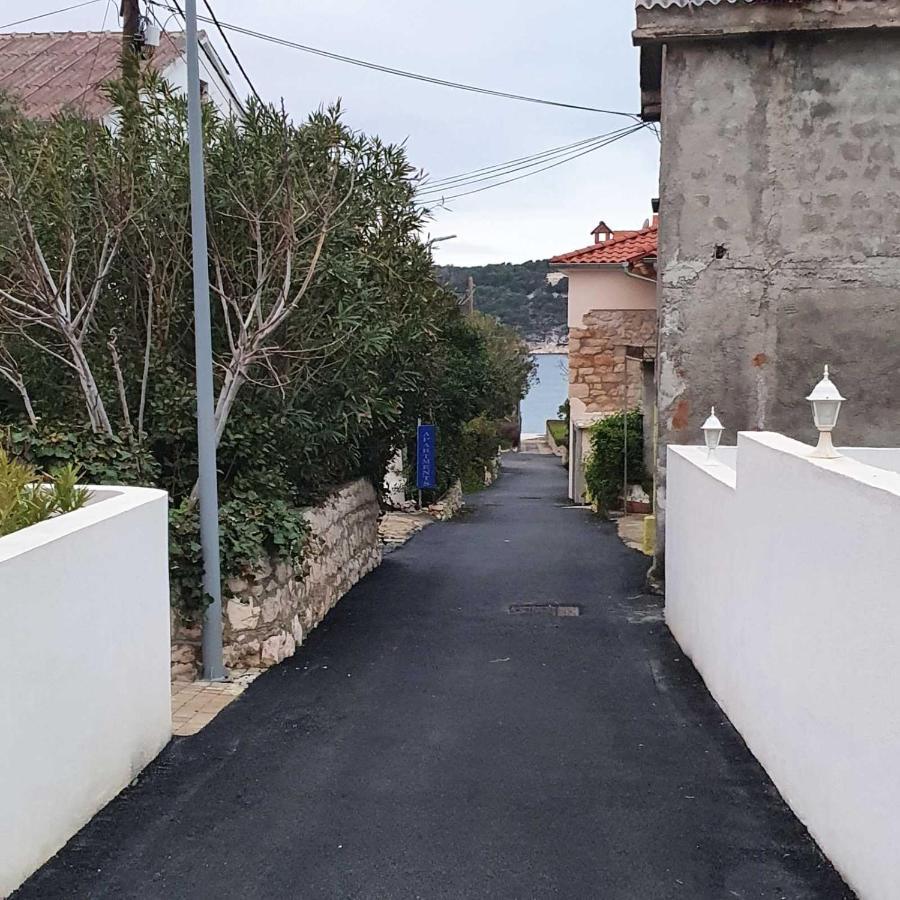 6 M, 50 M Do Plaze Apartment Barbat na Rabu Exterior photo