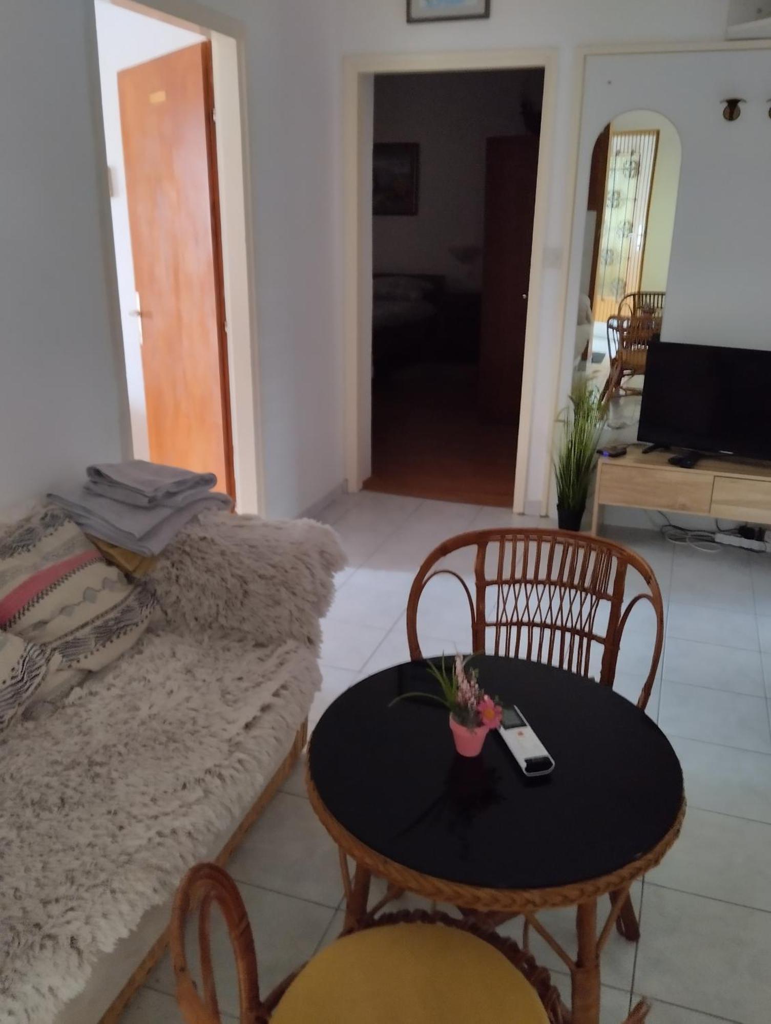 6 M, 50 M Do Plaze Apartment Barbat na Rabu Exterior photo